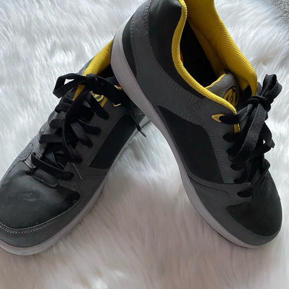 *SOLD**Men’s Heelys Shoes - Picture 5 of 7